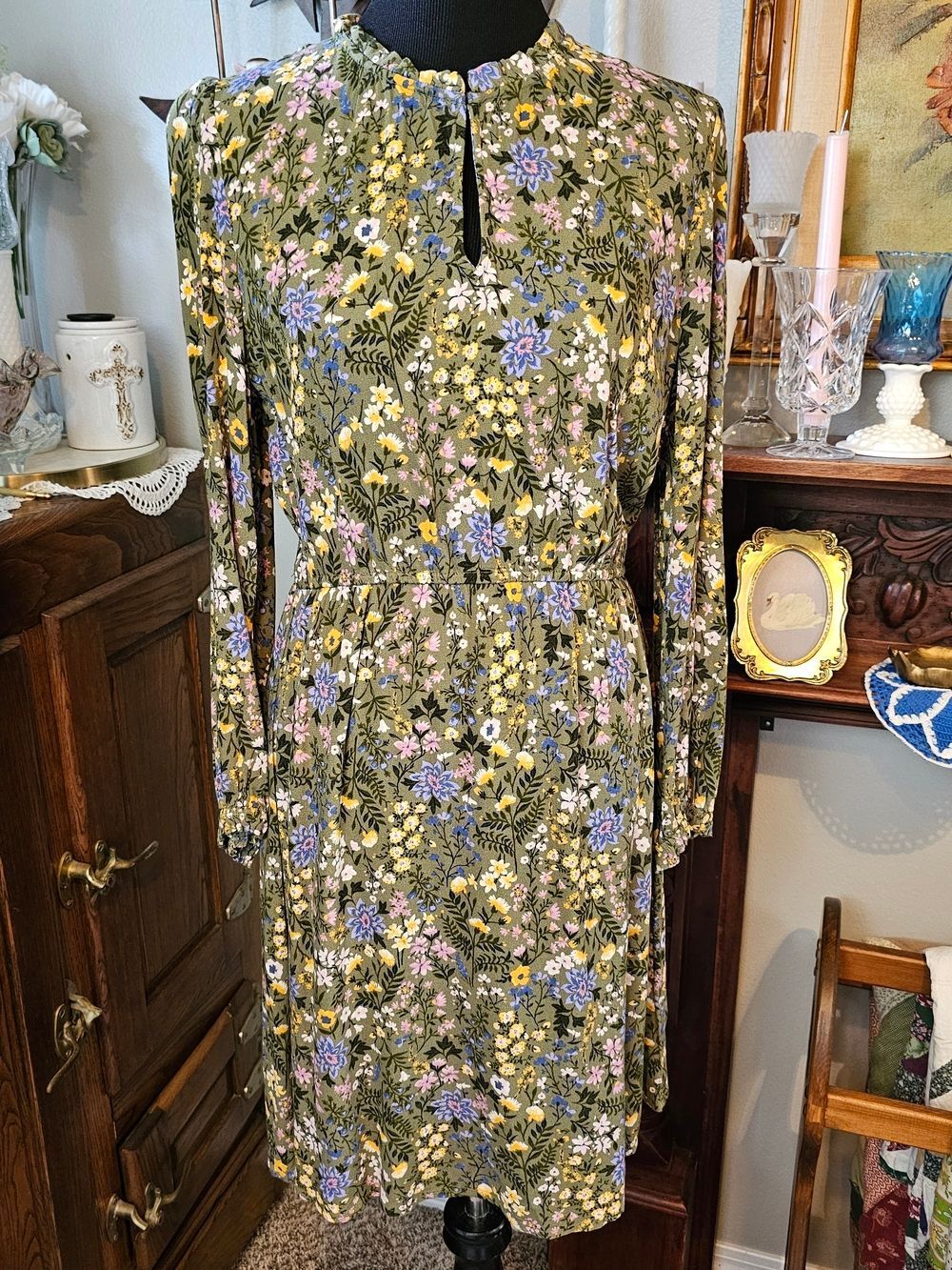 Old Navy Green Floral Long Sleeve Dress Medium Keyhole Neck Elastic Waist
